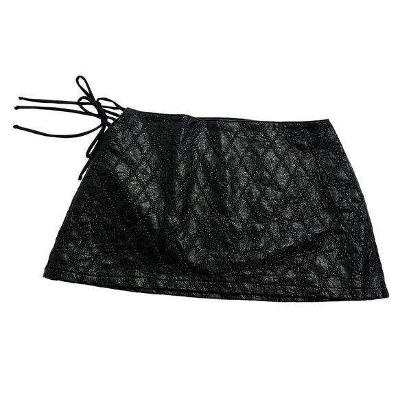 By Gianna Lulu Mini Skirt in Quilted Black - Picture 1 of 3
